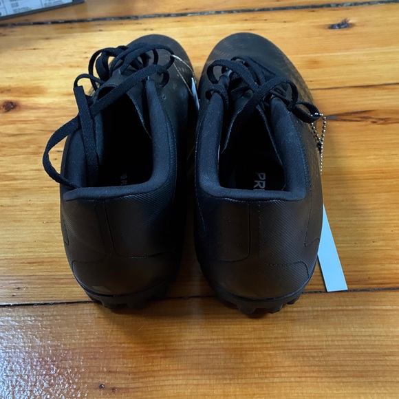 NWT Adidas Predator Accuracy 4 soccer cleats men’s 9.5 / women’s 10.5 - Picture 7 of 12